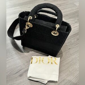 Authentic Christian Dior Medium D Lite Lady Dior Bag